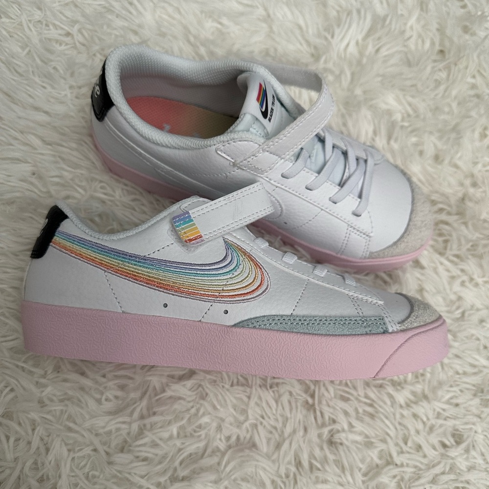 NIB Nike Blazer Low 77 pride 3y